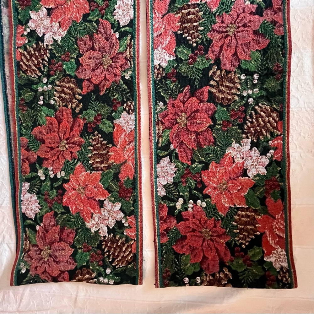 2 Stunning VTG Table Runners Poinsettia Pinecone Holiday Christmas Vogue 13x72